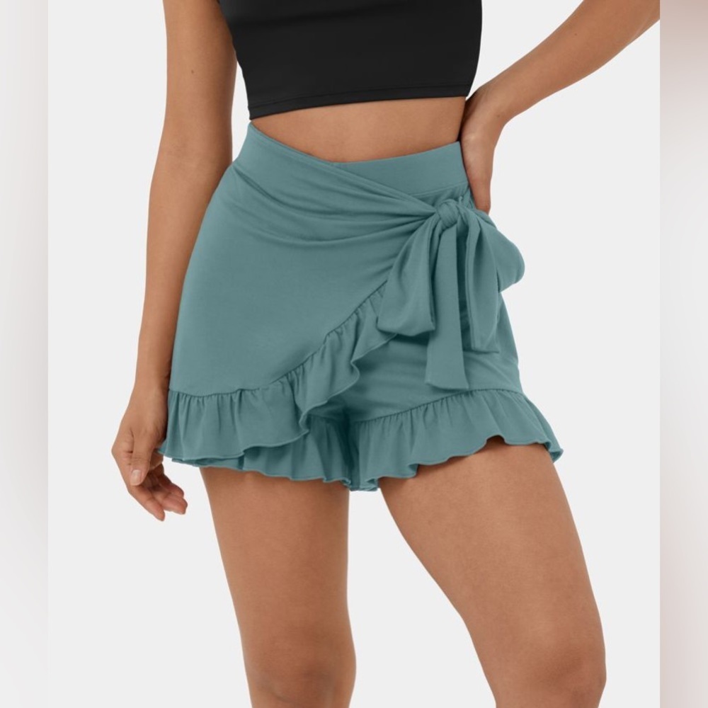 5 FOR $75 🩷 NWT Halara High Waisted Lace Up Ruffle Hem Flowy Casual Shorts 3.5"